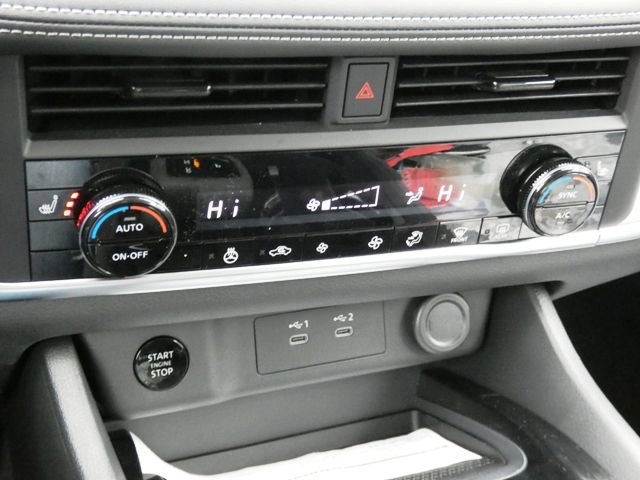 New 2026 Nissan Rogue SV AWD/4WD image 17