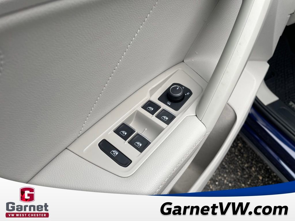 Certified 2023 Volkswagen Tiguan SE w/ Panoramic Sunroof Package image 12