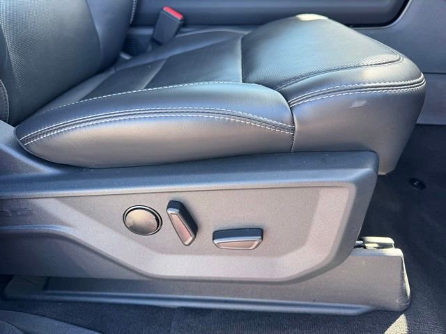 Used 2025 Ford Expedition Platinum AWD/4WD image 27