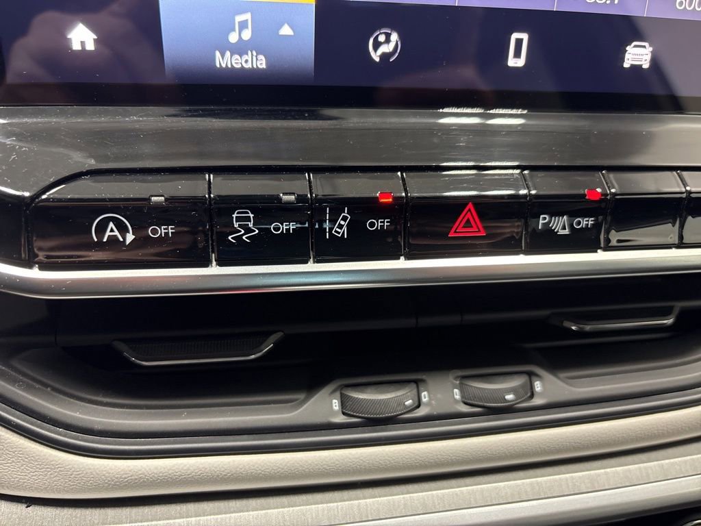 Used 2025 Jeep Compass Limited image 26