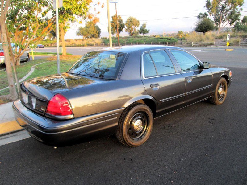 Used 2010 Ford Crown Victoria Police Interceptor image 5
