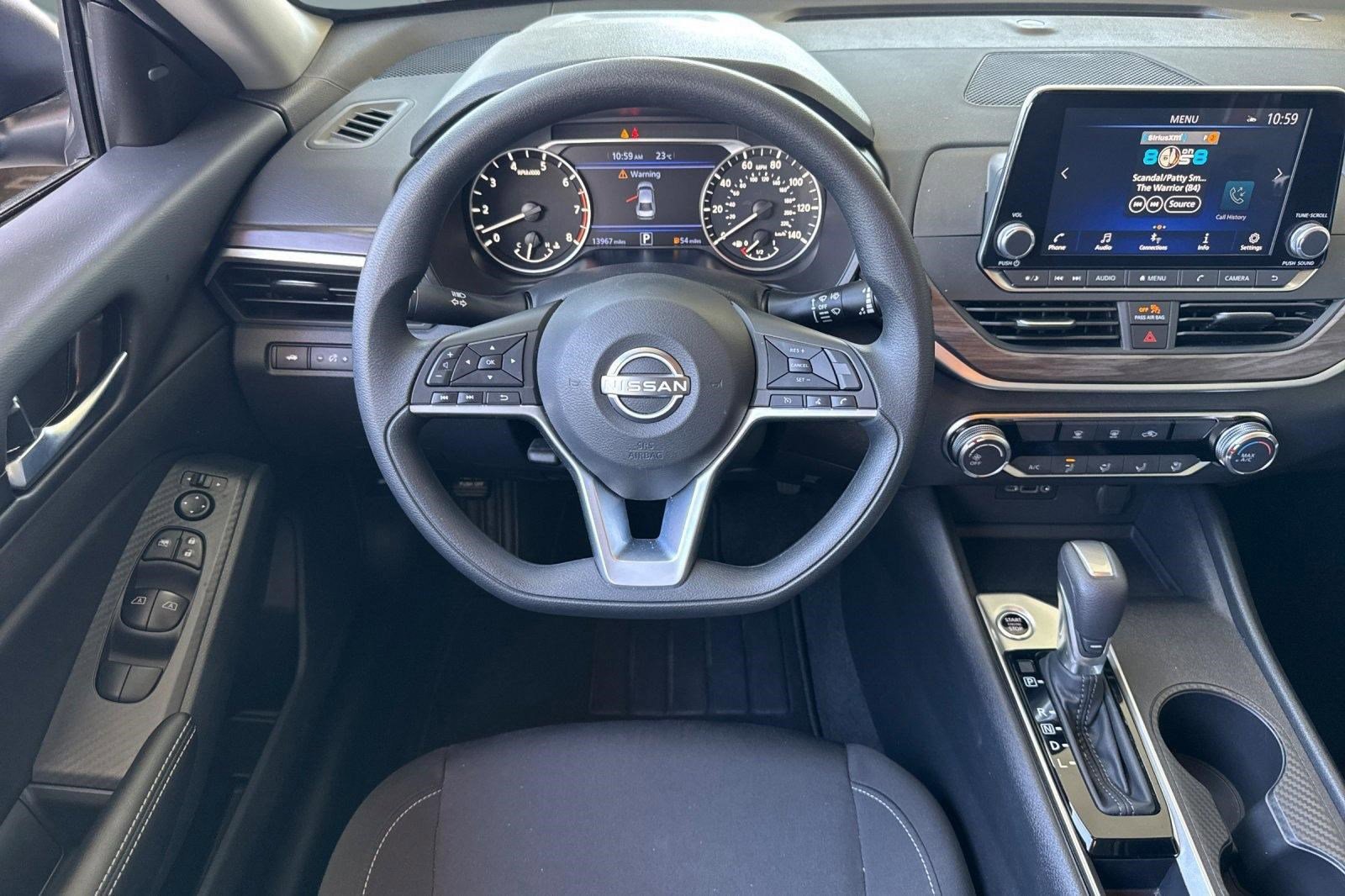 Used 2025 Nissan Altima 2.5 SV FWD image 27