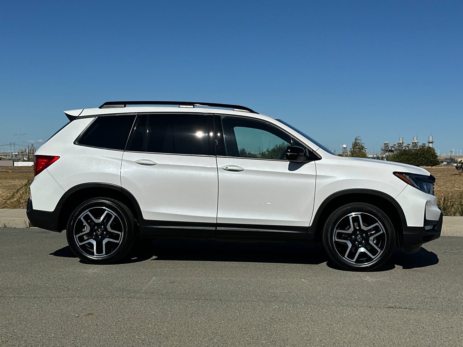 Used 2023 Honda Passport Elite image 3