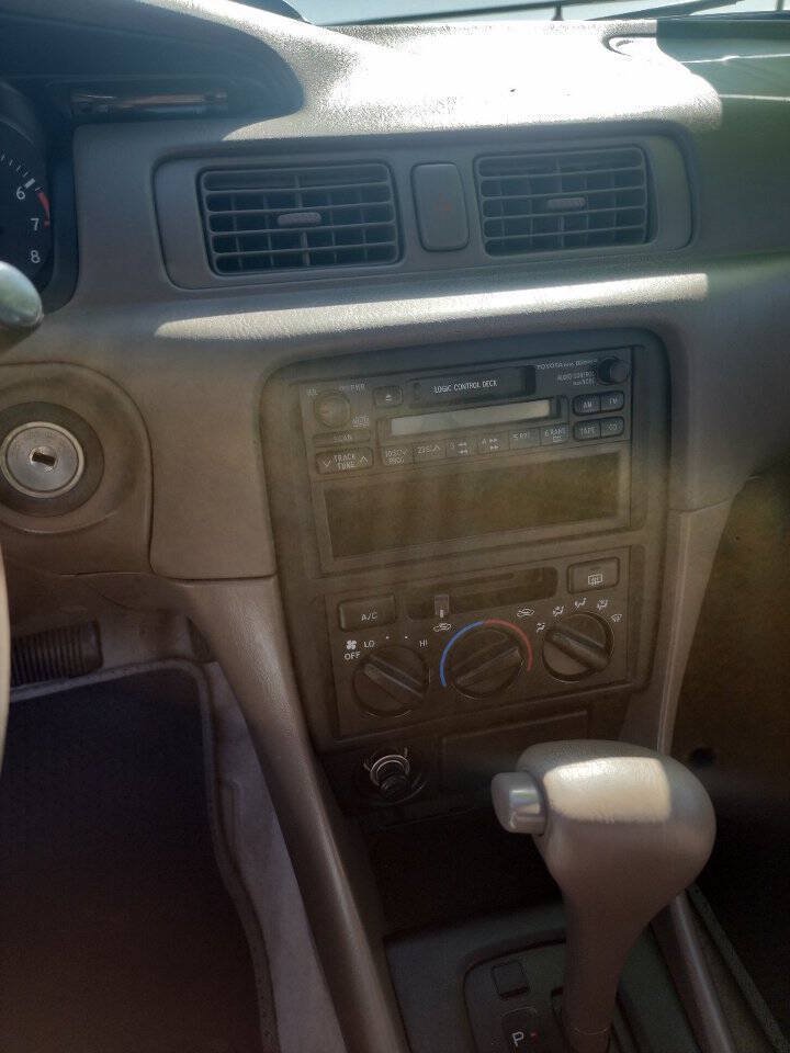 Used 1998 Toyota Camry LE FWD image 11