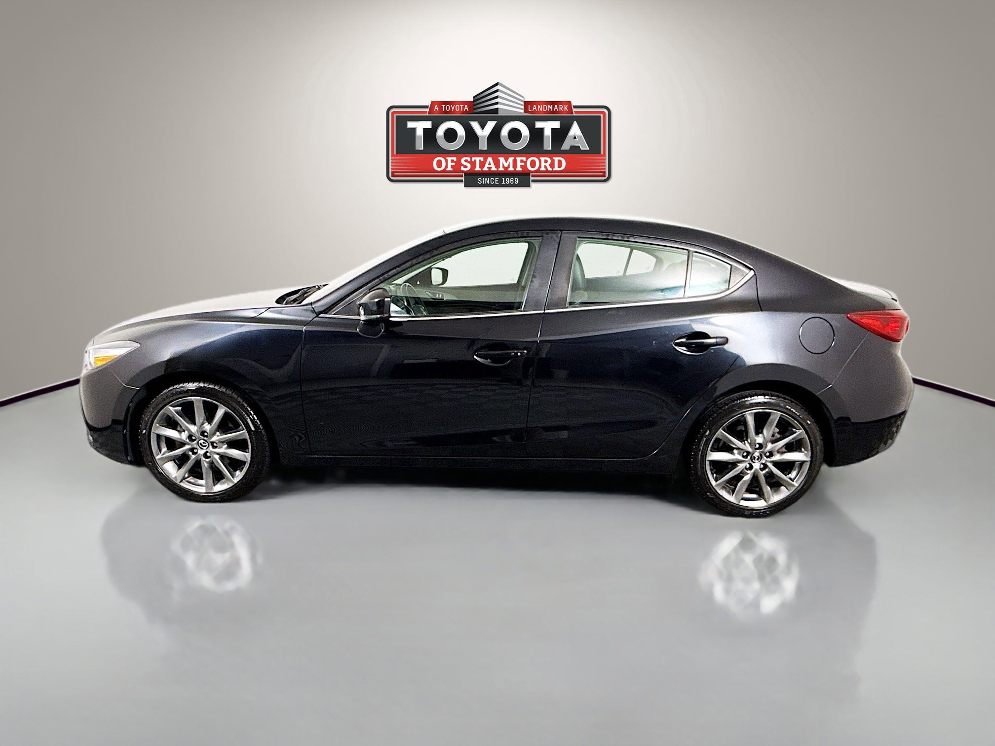 Used 2018 MAZDA MAZDA3 Touring FWD image 4