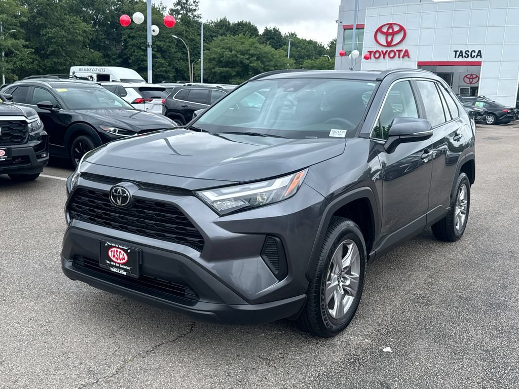 Used 2025 Toyota RAV4 XLE w/ Convenience Package AWD/4WD image 3