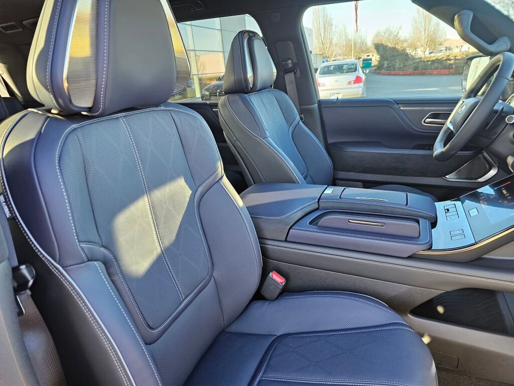 New 2026 INFINITI QX80 4WD image 12