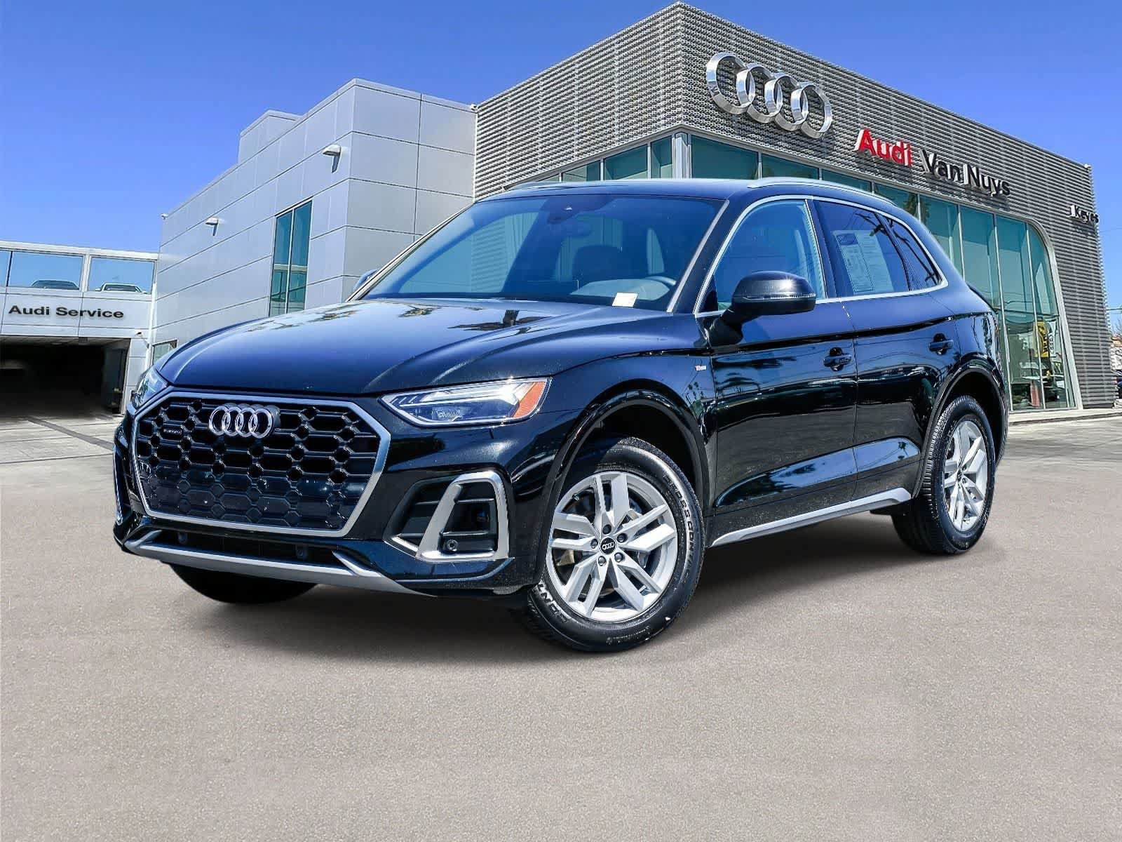 Used 2023 Audi Q5 2.0T Premium w/ Convenience Package AWD/4WD image 1