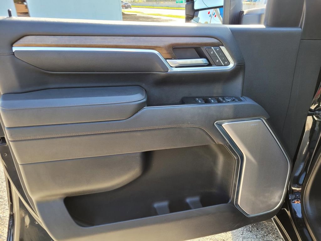 Used 2025 Chevrolet Silverado 2500 High Country w/ High Country Premium Package AWD/4WD image 18