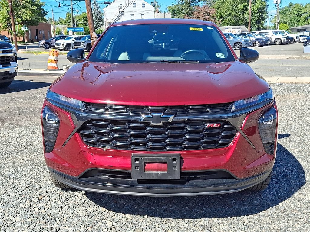 Certified 2024 Chevrolet Trax RS w/ Driver Confidence Package FWD image 2