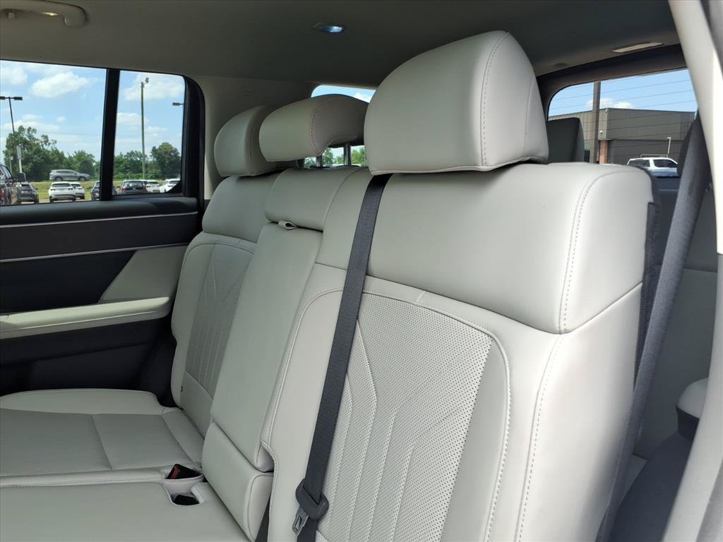Used 2024 Hyundai Santa Fe SEL FWD image 12