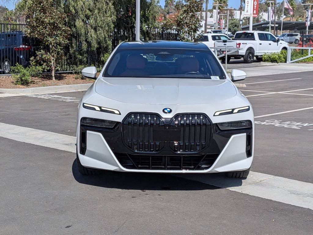 Used 2023 BMW 740i w/ Parking Assistance Package image 4