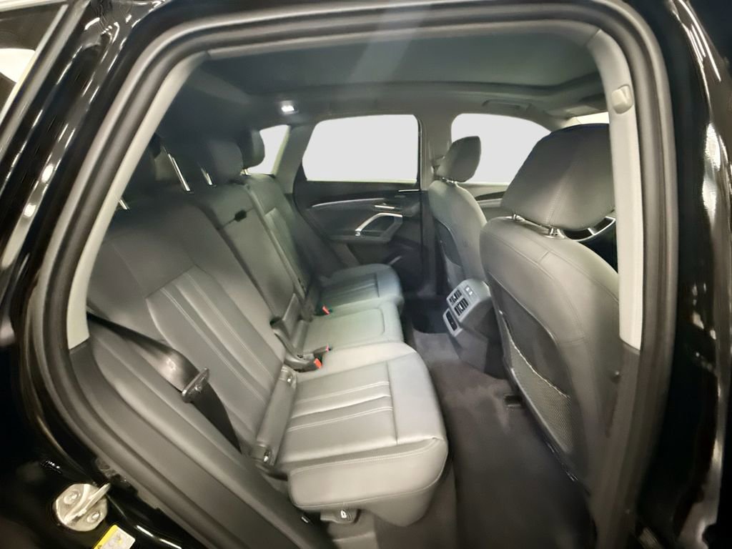 Certified 2025 Audi Q5 Premium Plus w/ Premium Plus image 21