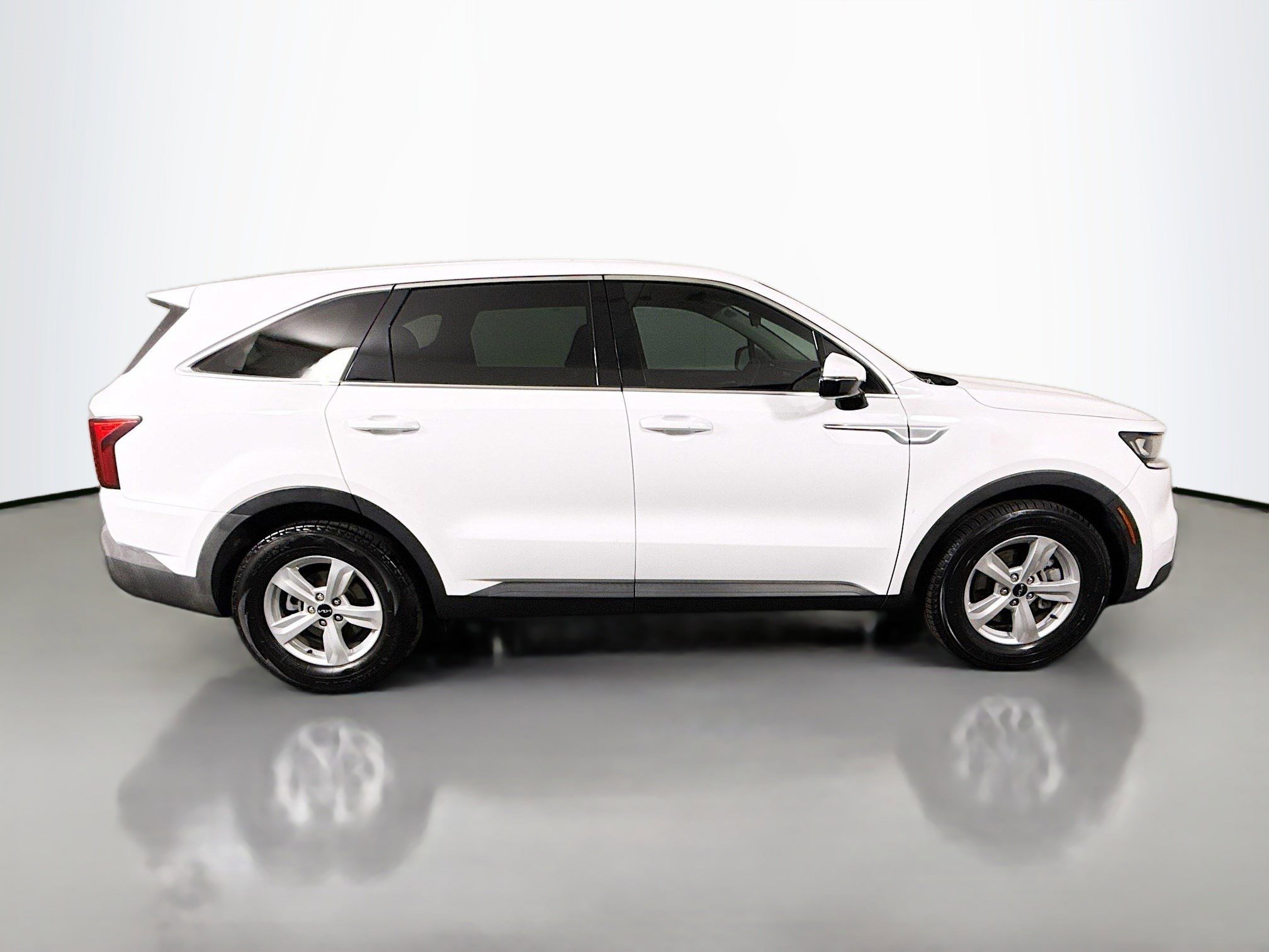 Used 2023 Kia Sorento LX FWD image 11