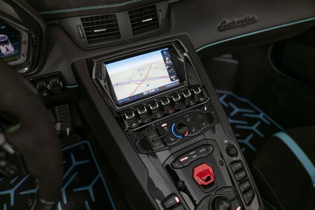 Used 2020 Lamborghini Aventador SVJ AWD/4WD image 19