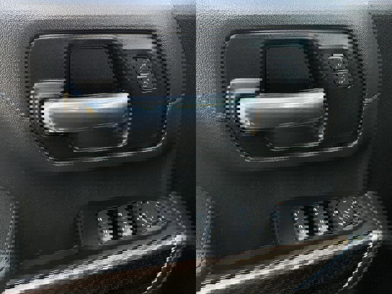 Used 2023 Chevrolet Silverado 2500 LT w/ Convenience Package image 23