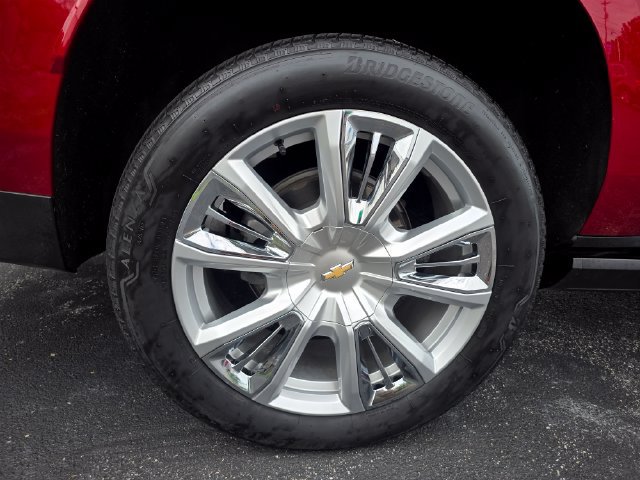 Used 2024 Chevrolet Suburban High Country AWD/4WD image 12