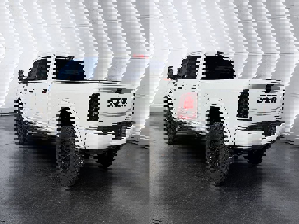 New 2025 RAM 2500 Big Horn AWD/4WD image 4