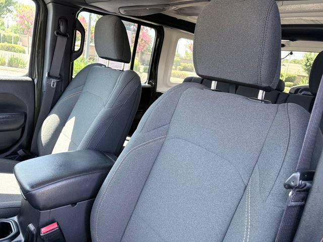 Used 2024 Jeep Wrangler Unlimited AWD/4WD image 10