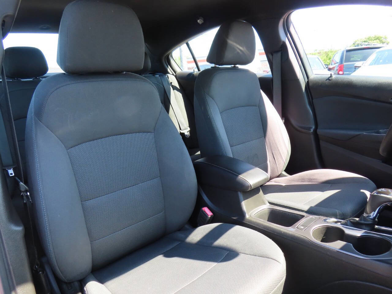 Used 2019 Chevrolet Cruze LT w/ RS Package FWD image 41