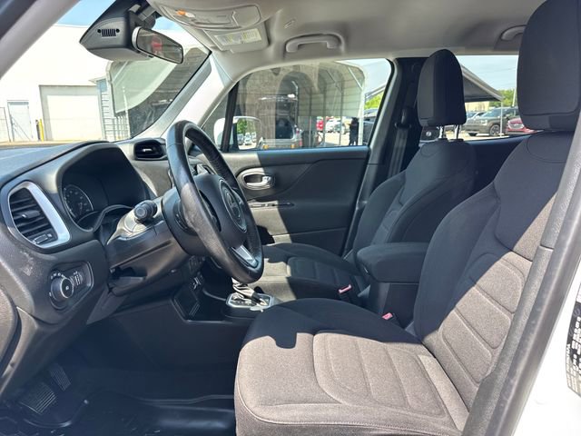 Used 2018 Jeep Renegade Latitude w/ Advanced Technology Group FWD image 13