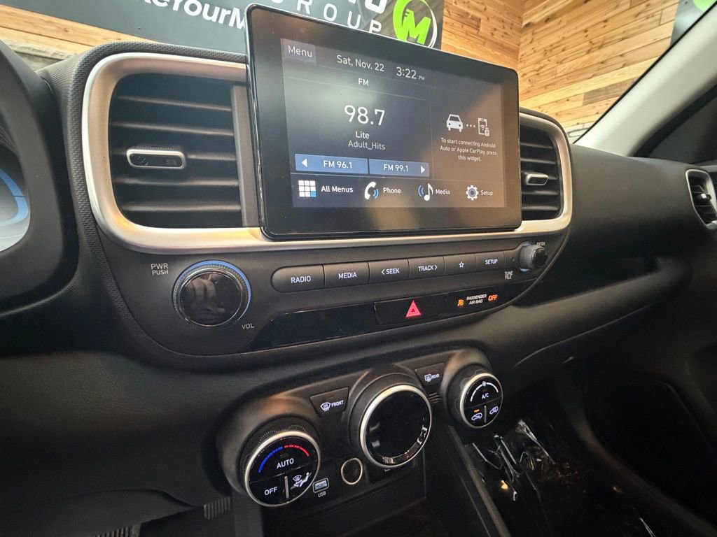 Certified 2023 Hyundai Venue SEL image 18