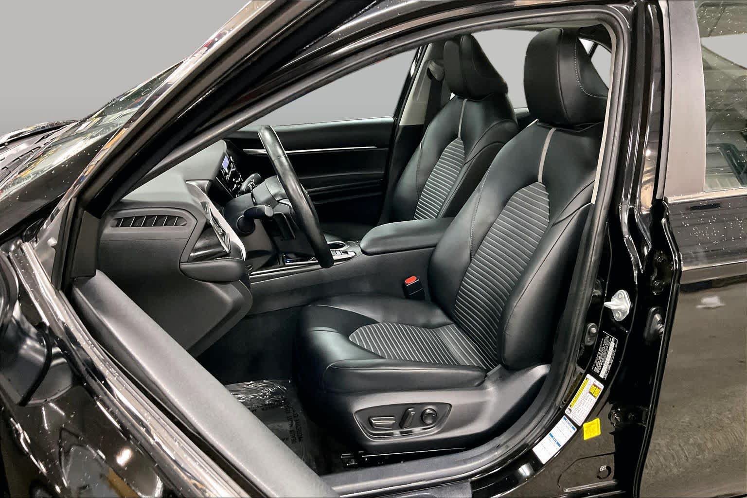 Used 2023 Toyota Camry SE w/ Cold Weather Package AWD/4WD image 8