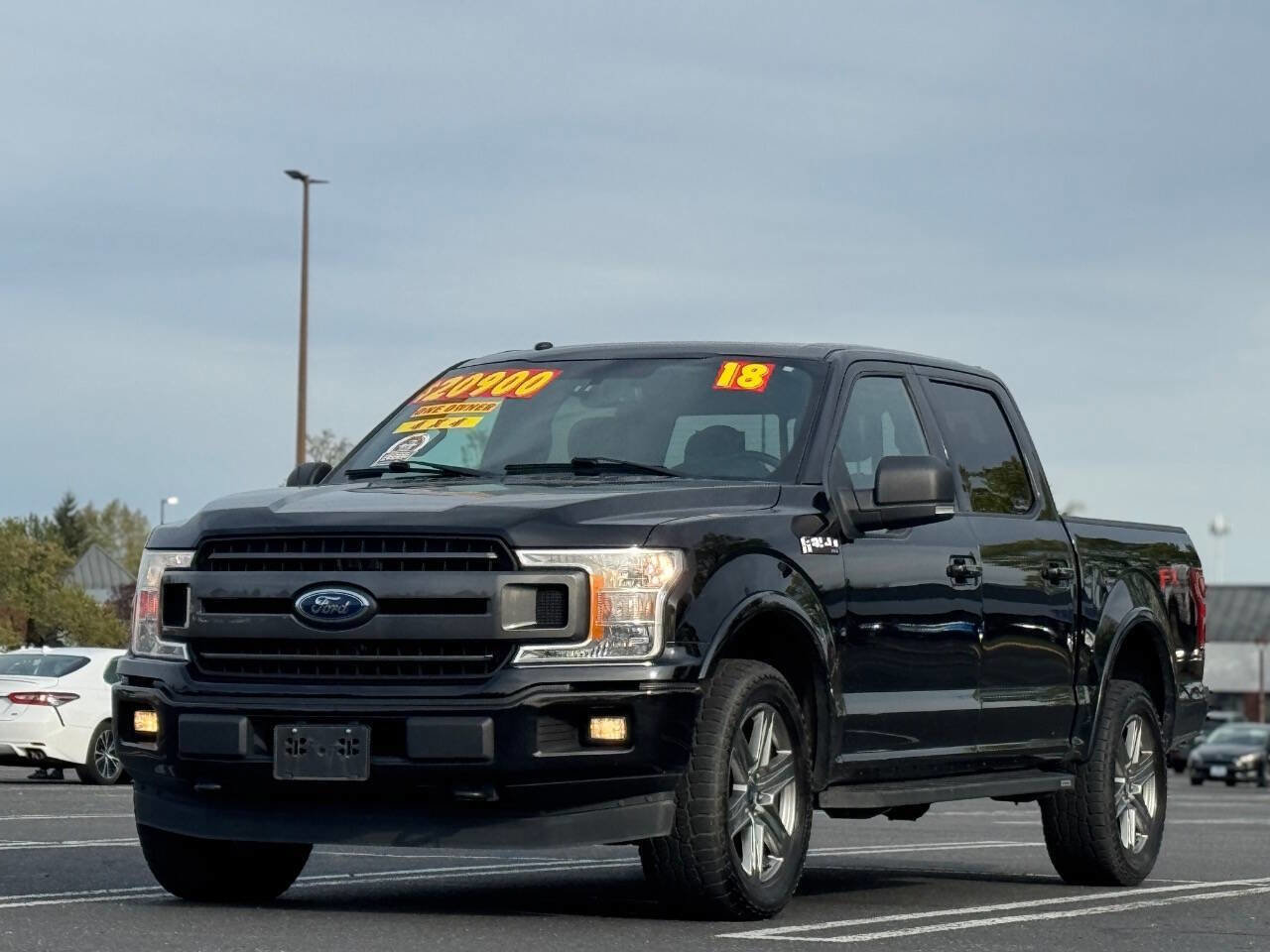 Used 2018 Ford F150 XLT w/ Equipment Group 302A Luxury AWD/4WD image 4