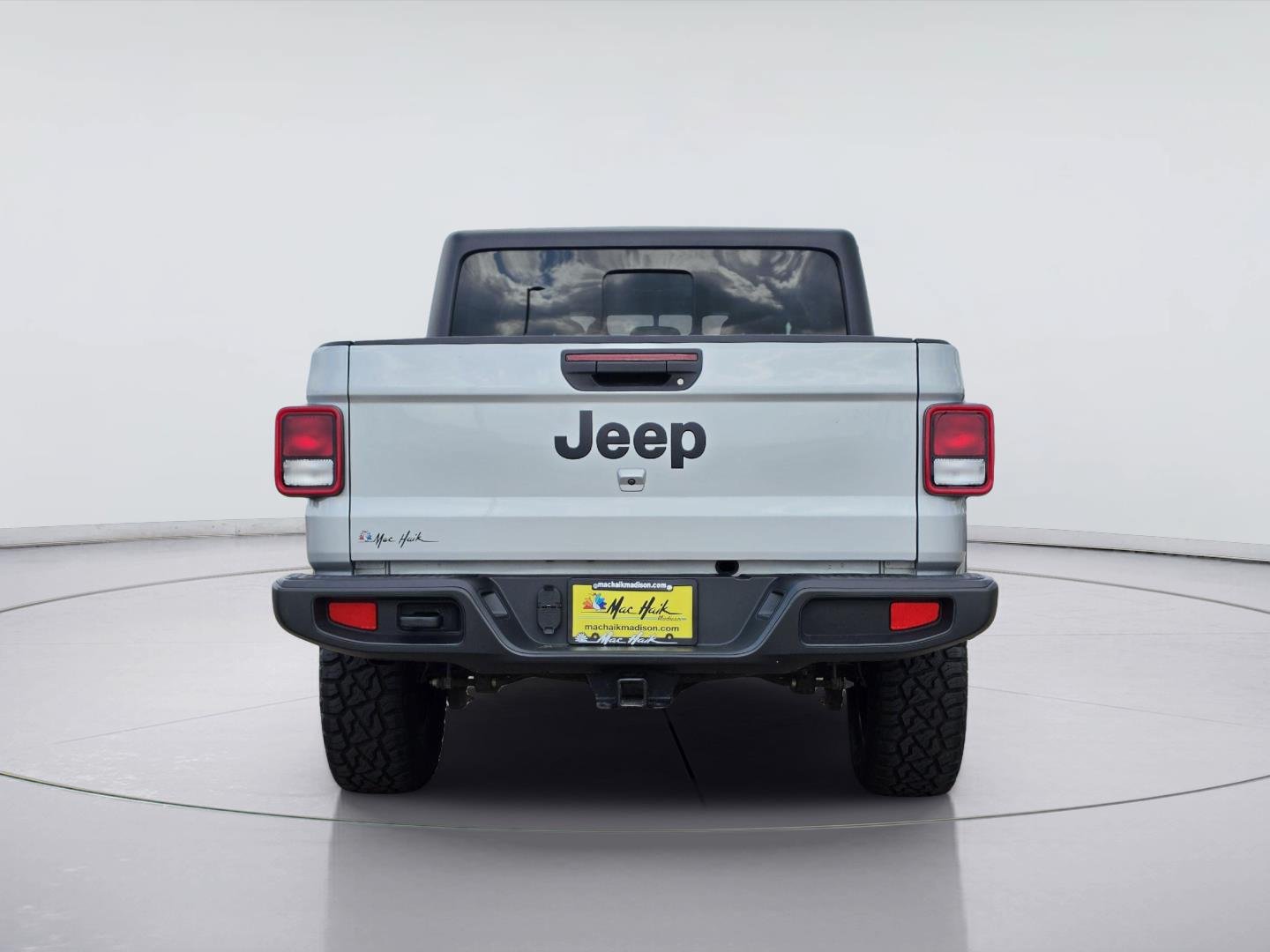 Used 2023 Jeep Gladiator Sport AWD/4WD image 4