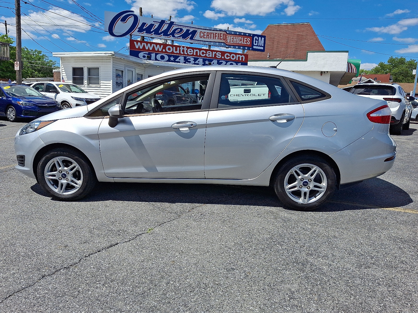 Used 2019 Ford Fiesta SE FWD image 2