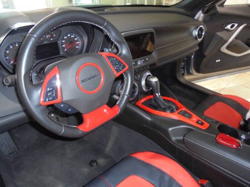 Used 2023 Chevrolet Camaro LT w/ Technology Package image 41