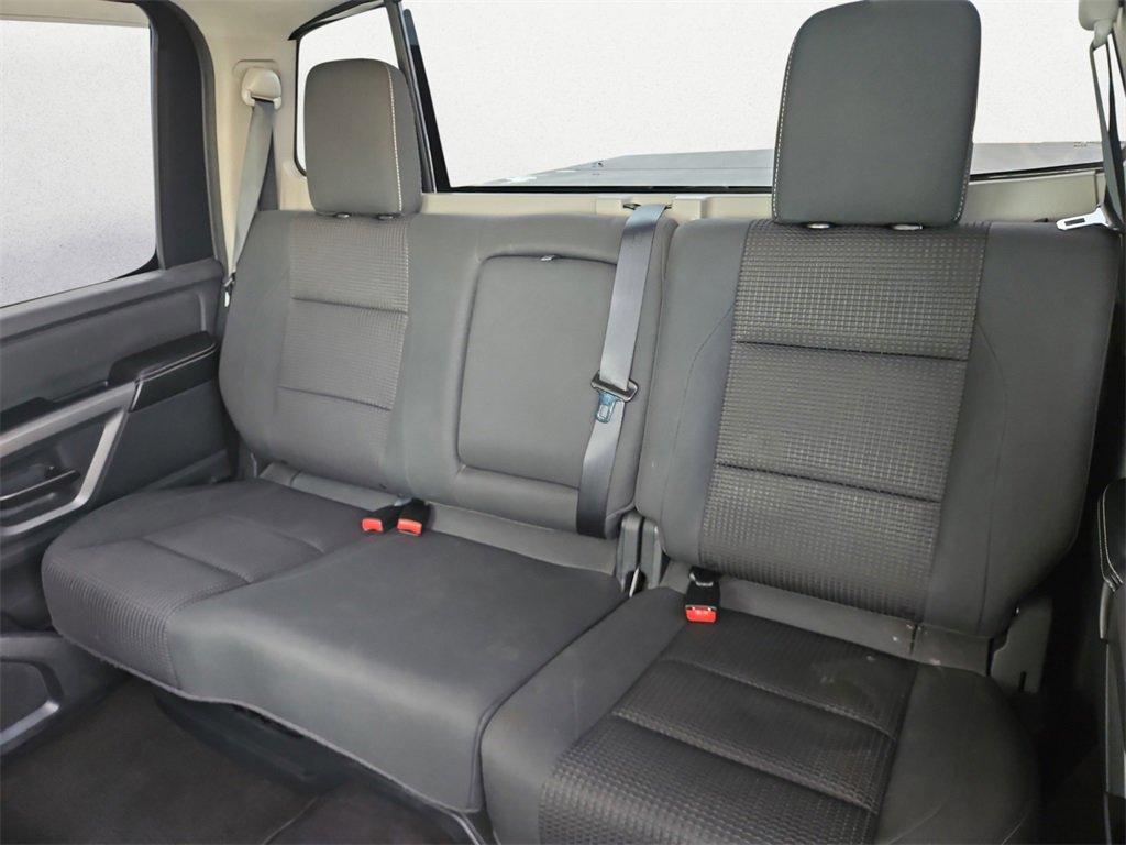 Used 2015 Nissan Titan PRO-4X image 9