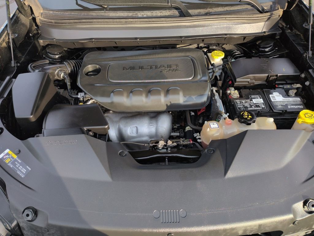 Used 2020 Jeep Cherokee Latitude Plus w/ Comfort/Convenience Group image 22