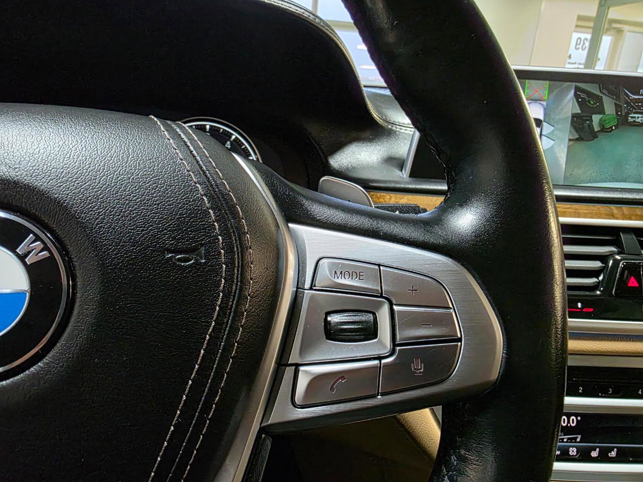 Used 2017 BMW 740i xDrive image 31
