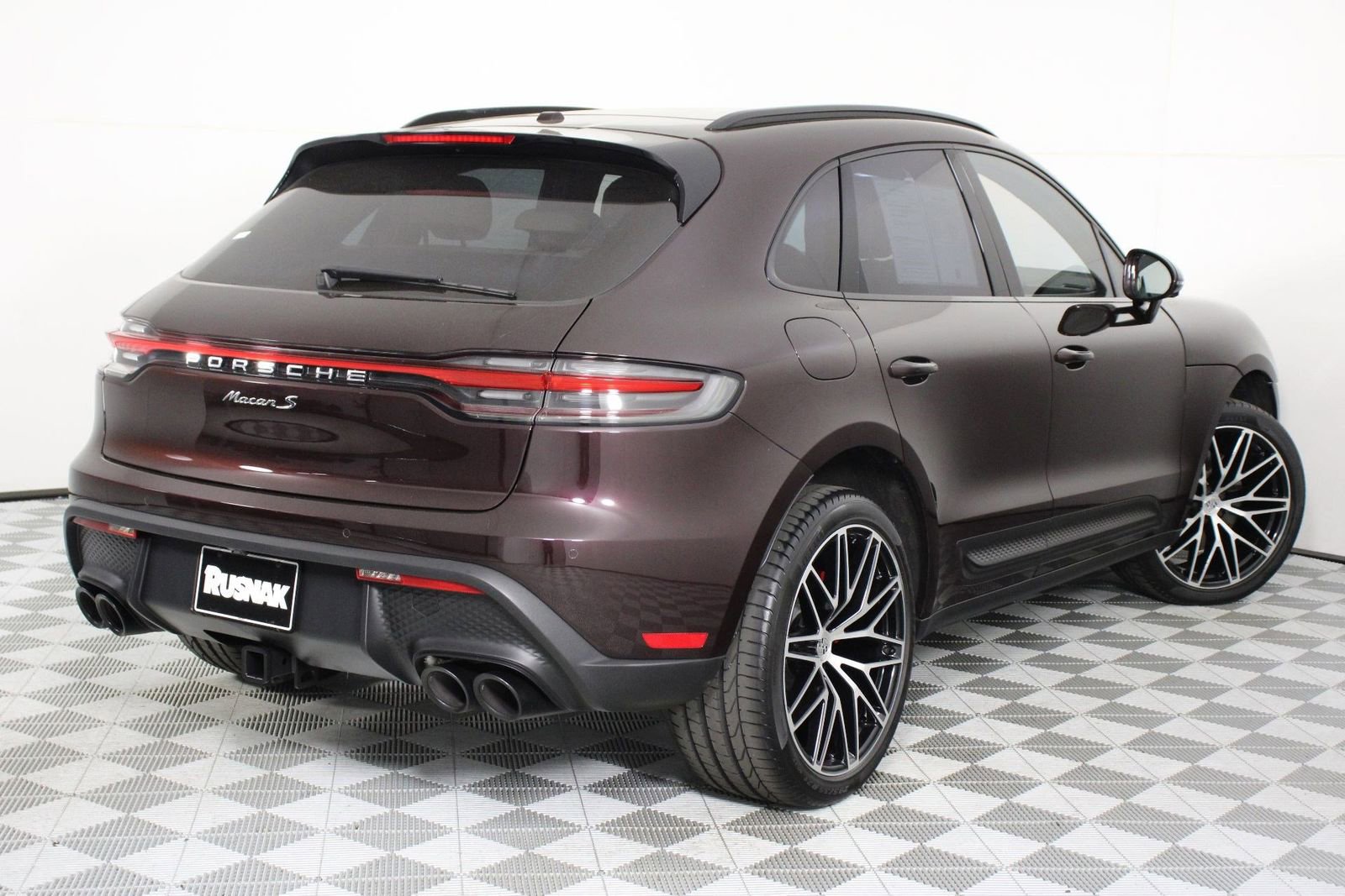 Certified 2023 Porsche Macan S image 7
