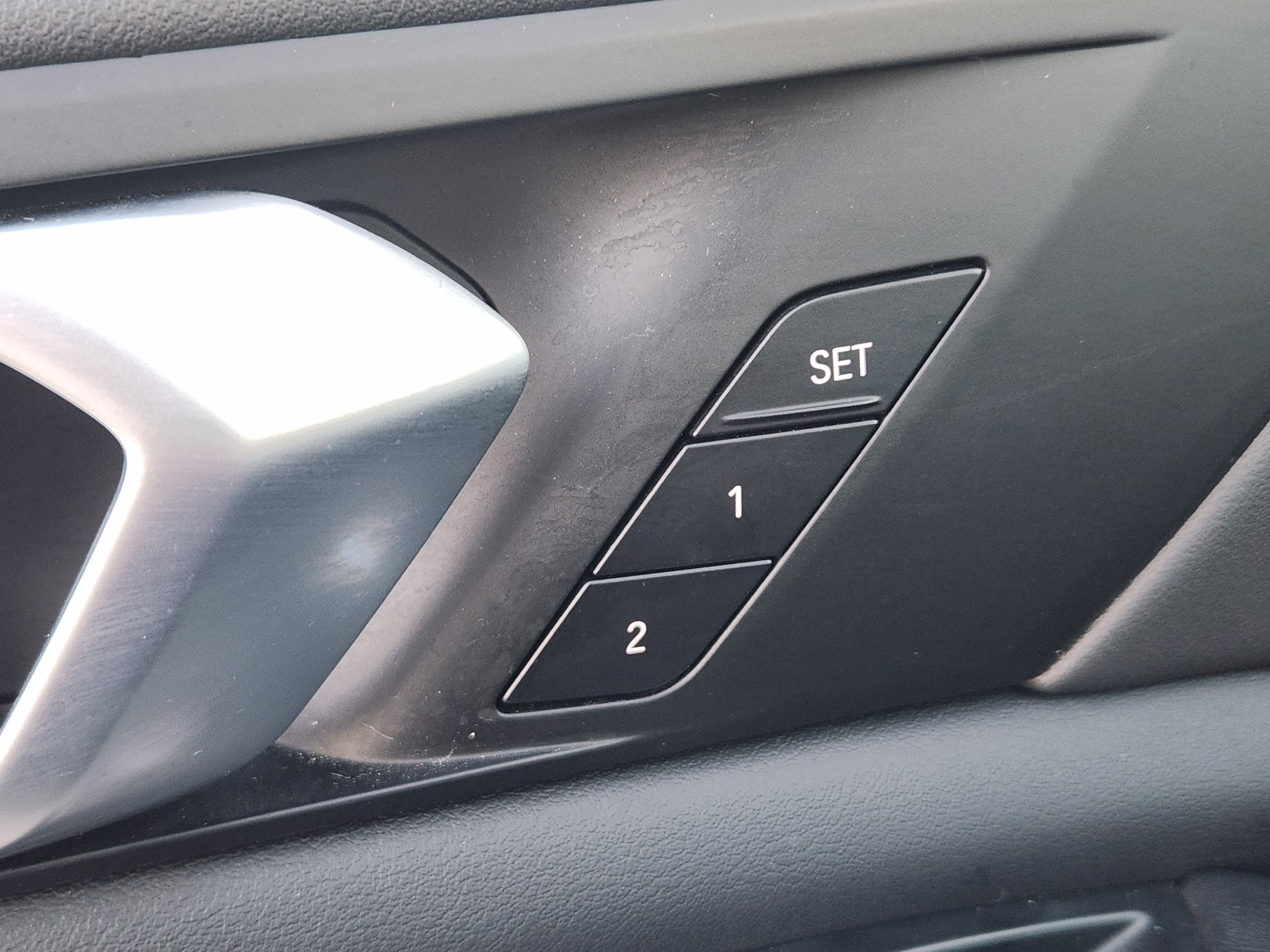 Used 2024 BMW X5 xDrive50e image 30