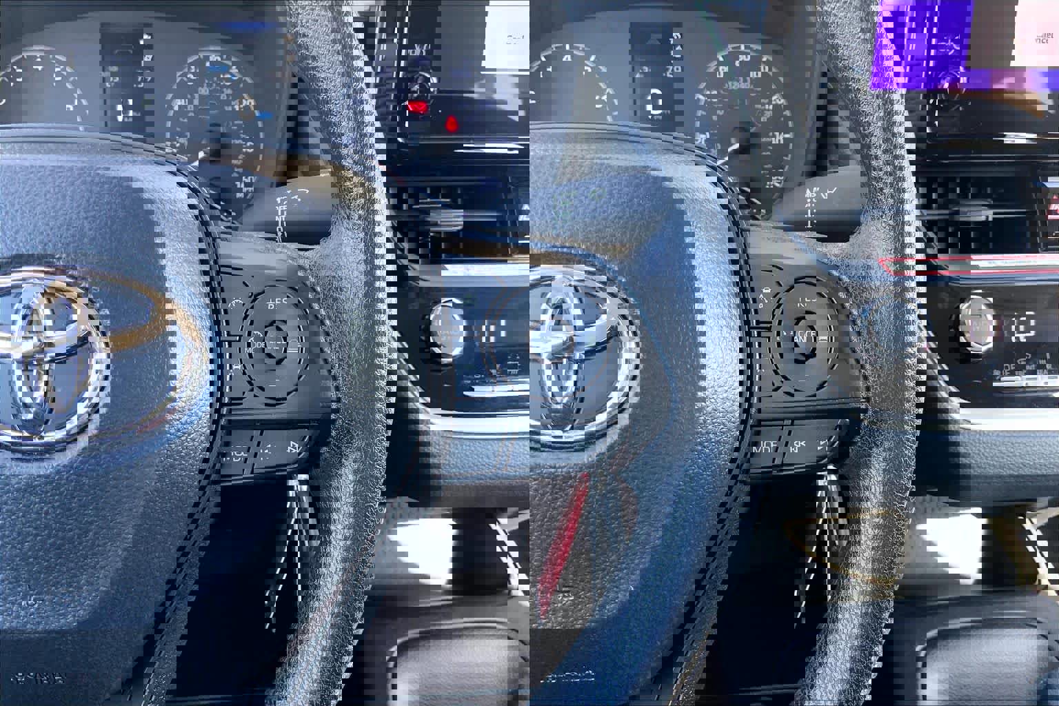 Certified 2025 Toyota Corolla LE image 23