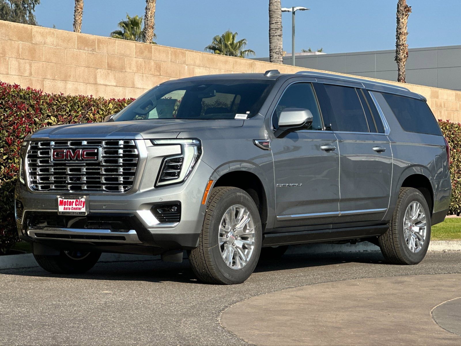 New 2026 GMC Yukon XL Denali w/ Sun & Power Step Package AWD/4WD image 8