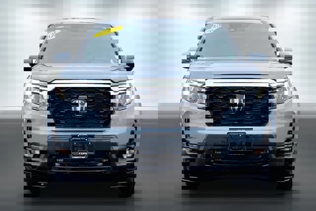 Used 2023 Honda Passport EX-L image 2