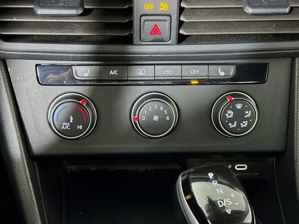 Used 2024 Volkswagen Jetta Sport image 15