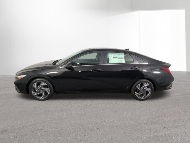 New 2026 Hyundai Elantra Limited FWD image 13