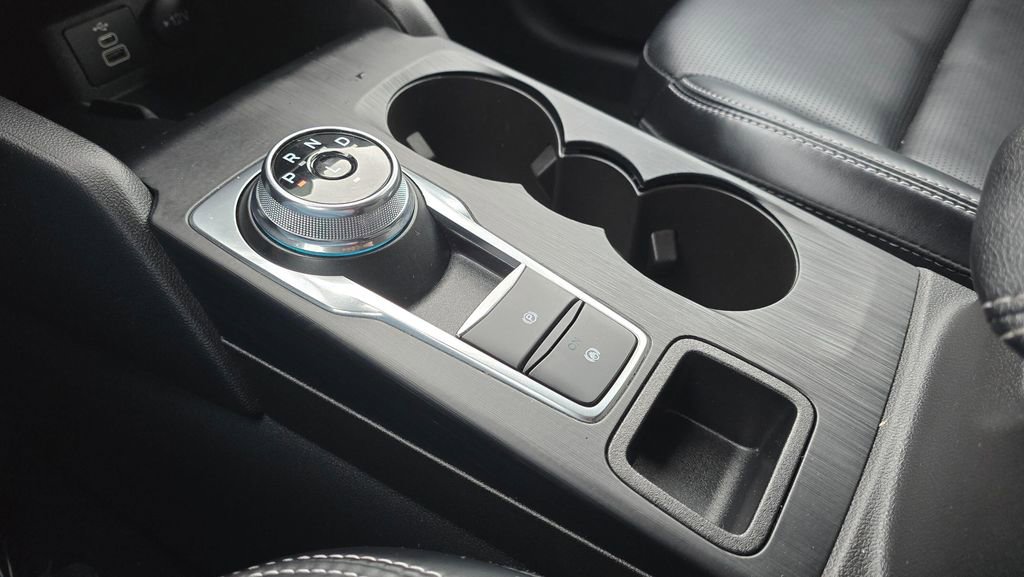 Used 2025 Ford Escape Platinum image 36