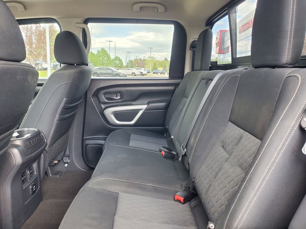 Used 2018 Nissan Titan SV w/ SV Convenience Package AWD/4WD image 32