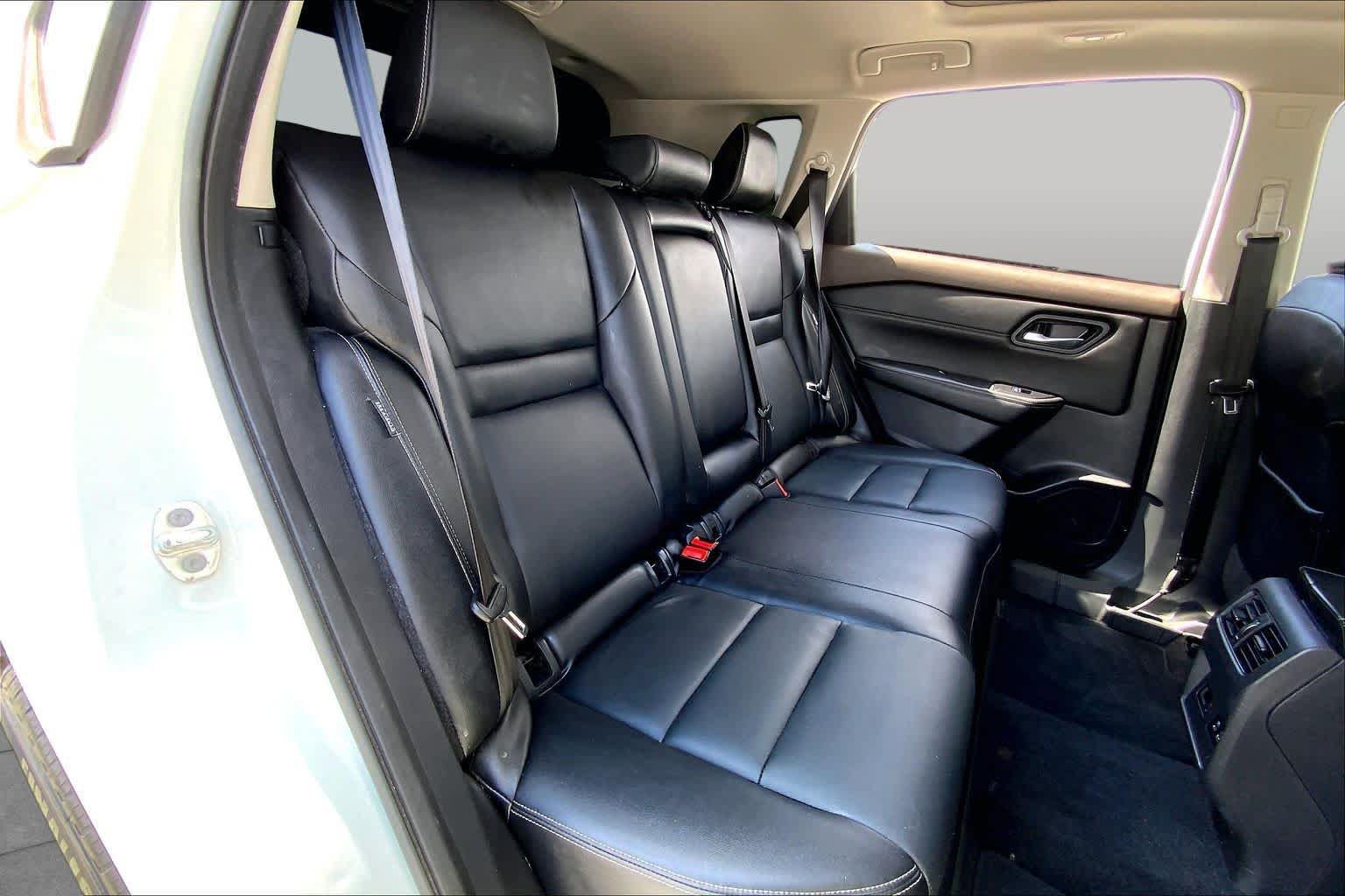 Used 2022 Nissan Rogue SL FWD image 19