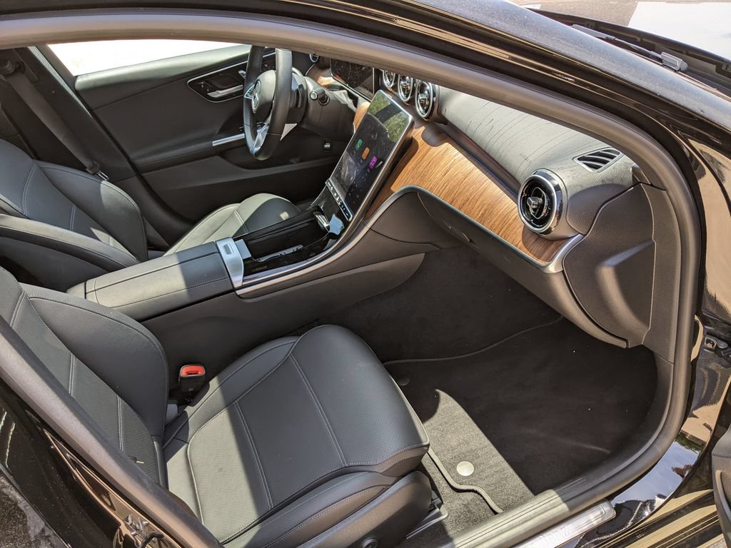Used 2025 Mercedes-Benz C 300 4MATIC Sedan image 22