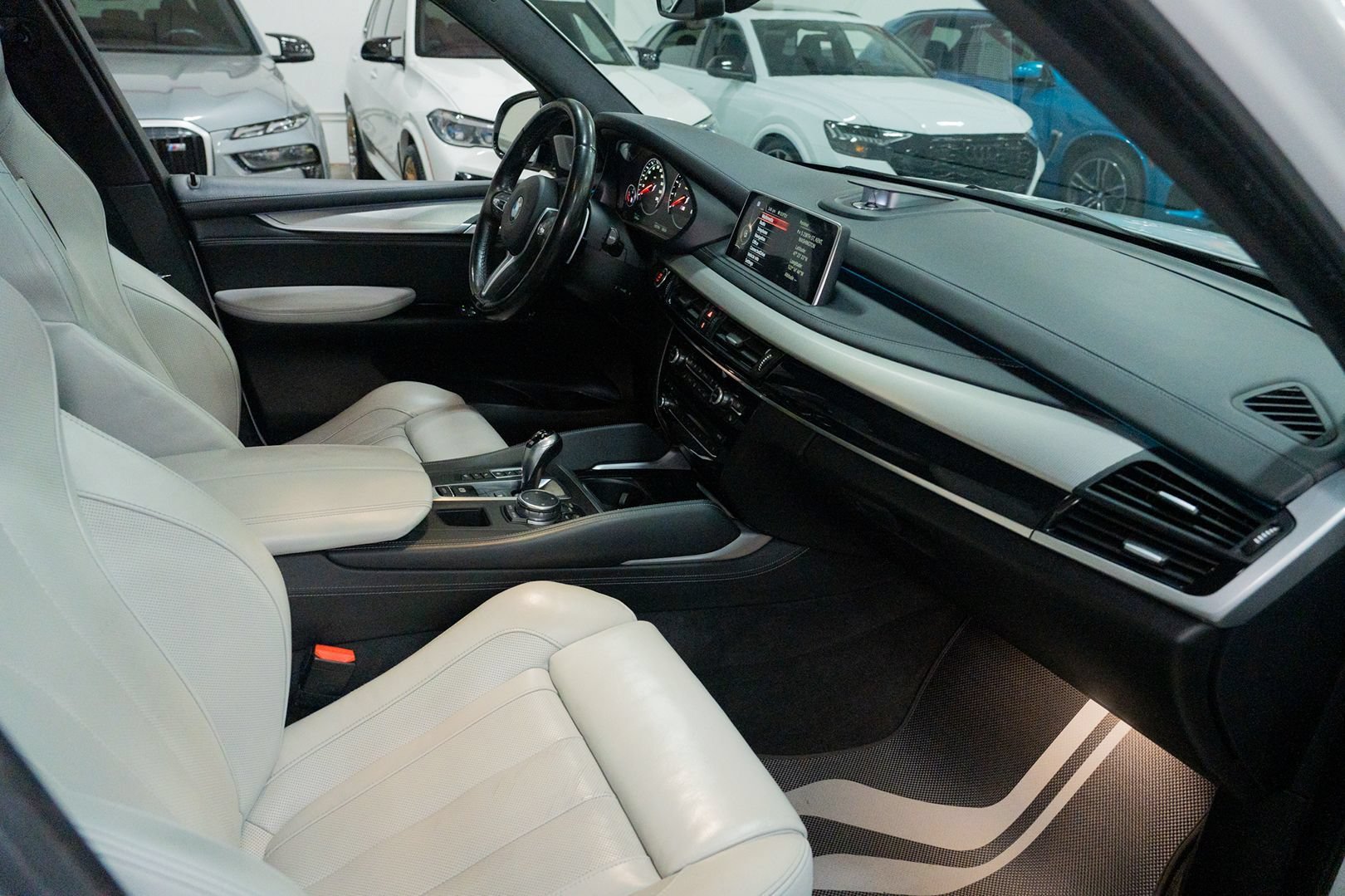 Used 2015 BMW X5 M AWD/4WD image 32