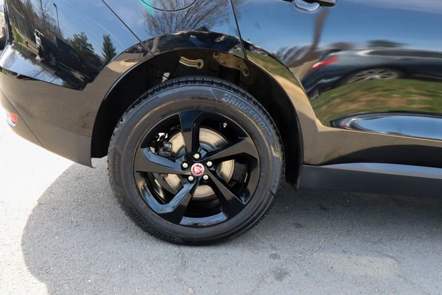 Used 2020 Jaguar F-PACE Premium image 28