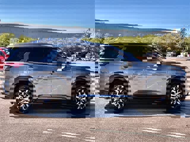 Used 2025 Nissan Pathfinder Platinum w/ Black Appearance Package image 7