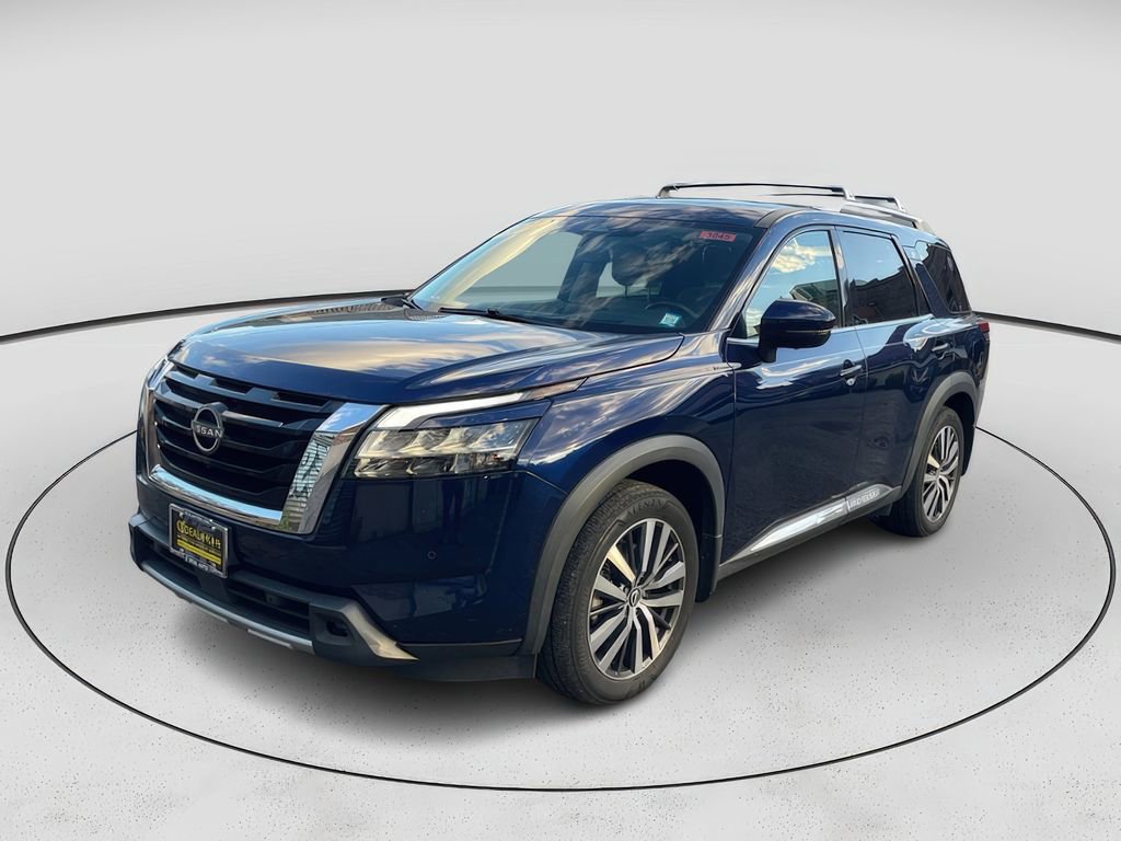 Used 2022 Nissan Pathfinder Platinum w/ Cargo Package image 7