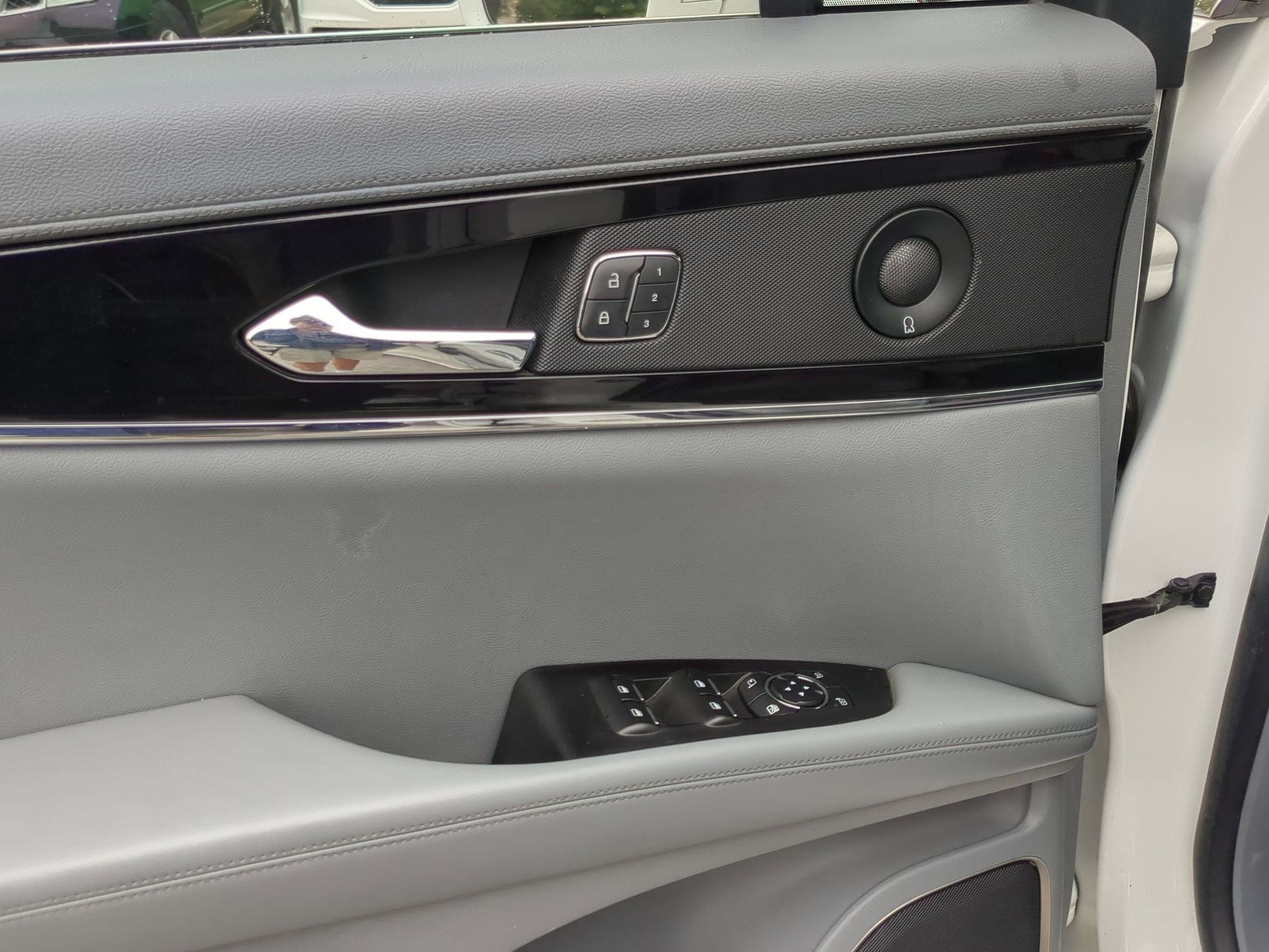 Used 2021 Lincoln Nautilus Reserve FWD image 12